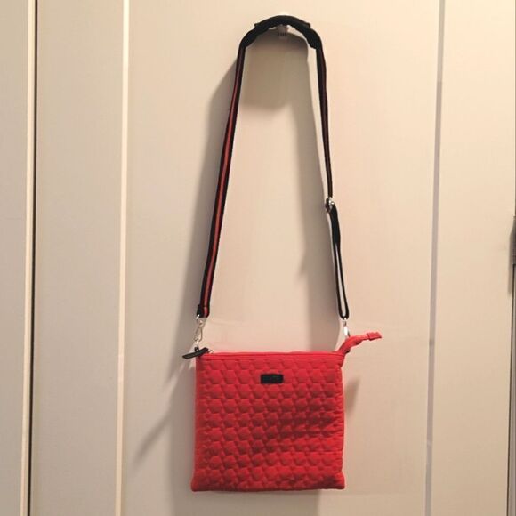 Flyte Nylon Quilted Messenger Crossbody Adjustable Strap Red Bag - Picture 10 of 10